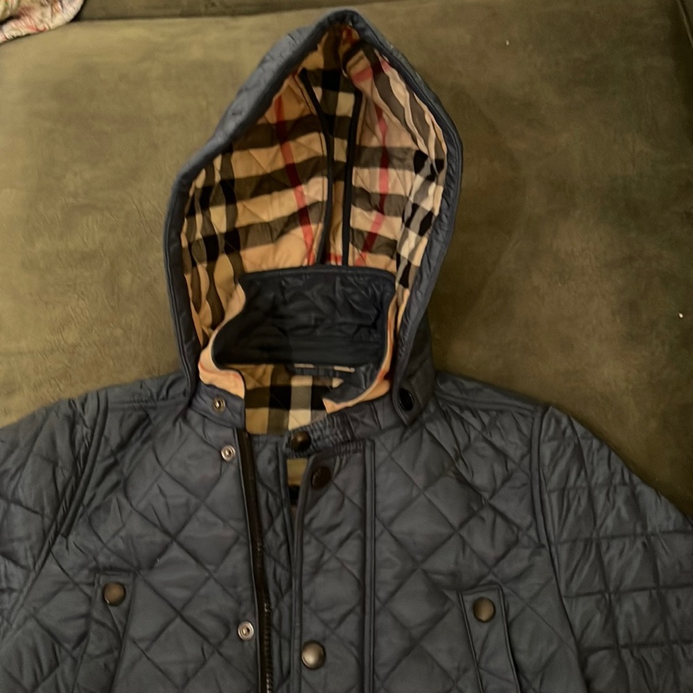Boys Burberry jacket with removable hood perfect for spring excellent condition